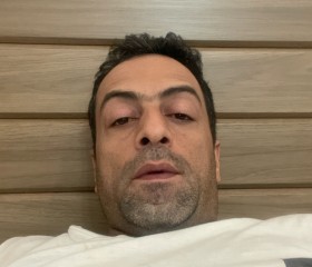 kami, 30, Tehran