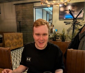 Vlad, 19, Ottawa