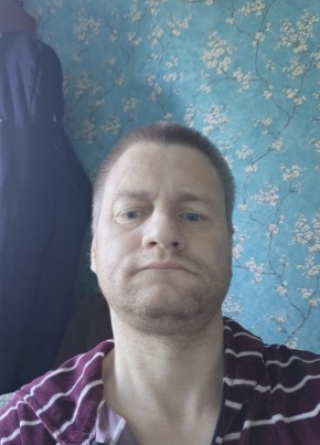 Артём из Колпино 49 лет