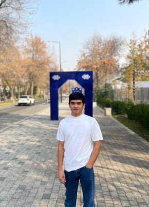 Azizbek из Navoiy 19 лет