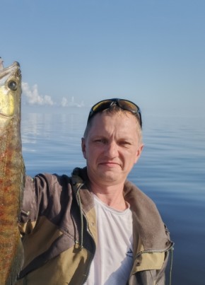 Денис Соколов из Нюксеницы 42 года