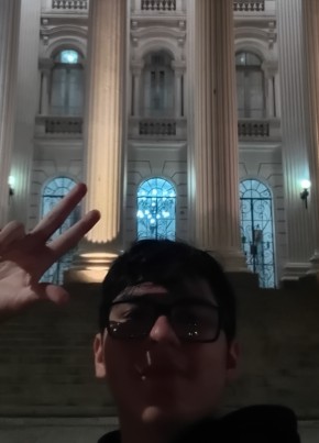 Igor из Curitiba 18 лет