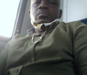 Mouloungui , 48 лет, Libreville