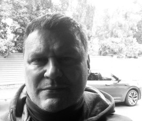 MM, 48, Moscow