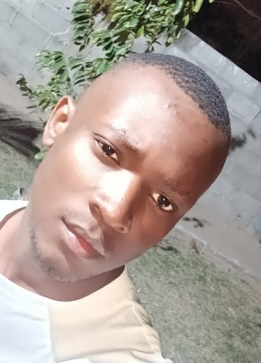 Filipe, 18, República de Moçambique, Lourenço Marques