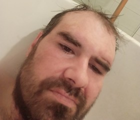 Matthew, 37, Launceston