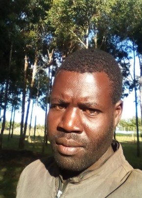 Daniel, 35, Kenya, Eldoret