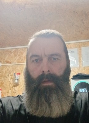 Анатолий из Красноярска 46 лет