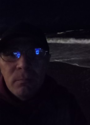 Михаил из Пионерския 42 года