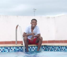 Eliab, 18, Medellin
