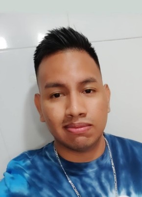 Alfredo, 29, Estado Español, Distrito Nou Barris