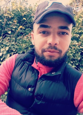 أبو عبيدة, 24, الجمهورية العربية السورية, دمشق