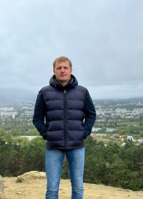 Дмитрий из Краснообска 43 года