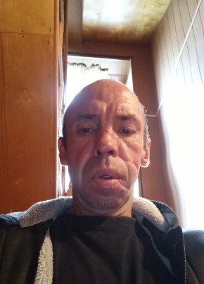 Руслан из Воронежа 44 года