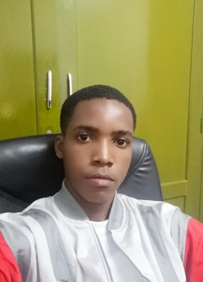 Eben, 24, République Togolaise, Lomé
