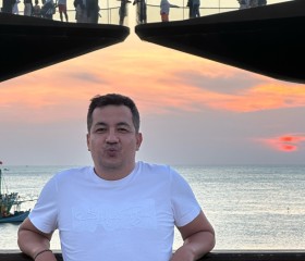 Nazar, 39, Ashgabat