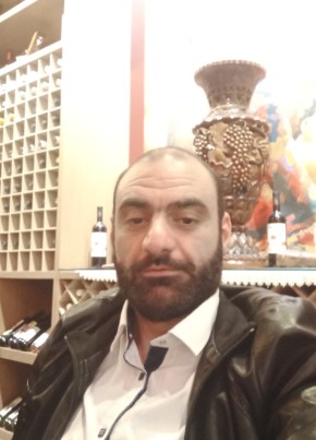 Роман, 40, Россия, Геленджик