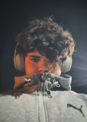 Julian, 18, Argentina, Buenos Aires