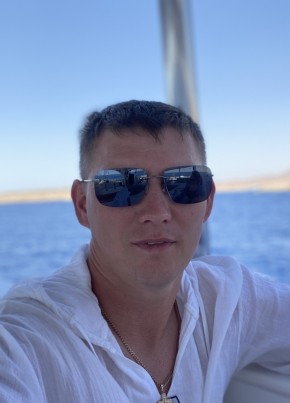 Роман из Ижевска 37 лет