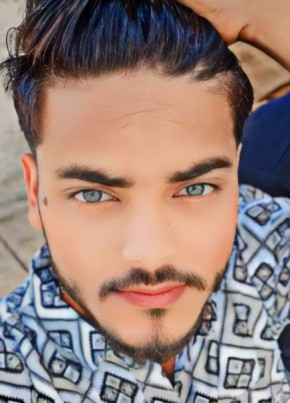 Iqbal, 23, India, Sultānpur