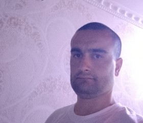 Magomed, 28, Qurghonteppa