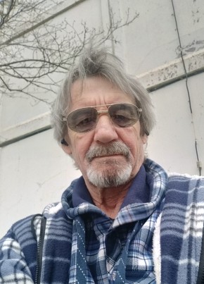 Александр Башков из Южно-Сахалинска 69 лет