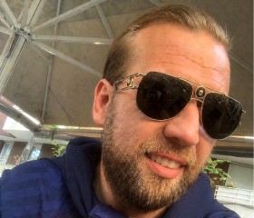 Lingorski, 42, Woodford Green