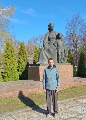 Василий, 30, Россия, Саратов