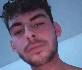 bastien, 24, Saintes