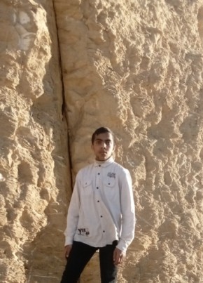 Moustafa Hamdy, 18, Egypt, Cairo