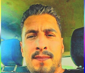 Romain, 30, Bouguenais
