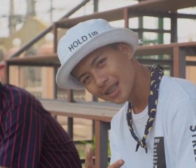 panuwat, 25, Ban Pong