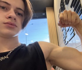 Gleb, 18, Murom