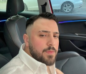 burak, 23, Istanbul