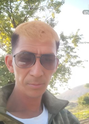 Бауыржан Байбуси из Жаңатаса 44 года