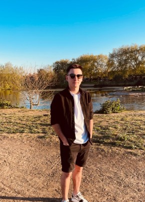 Sergiy из London 23 года