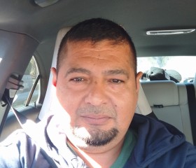 Roberto, 40, Orlando