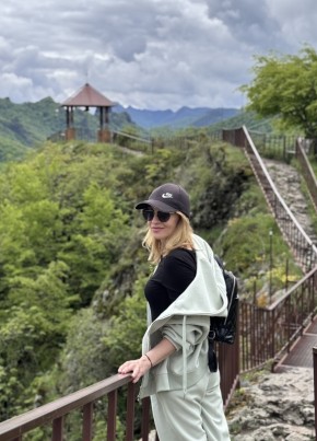 Алина из Павловского Посада 37 лет