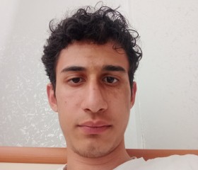 Koray, 26, Reykjavik