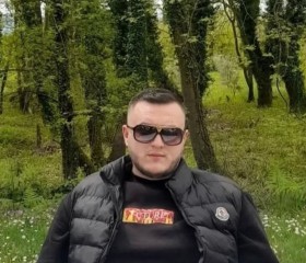 Real g, 20, Tirana