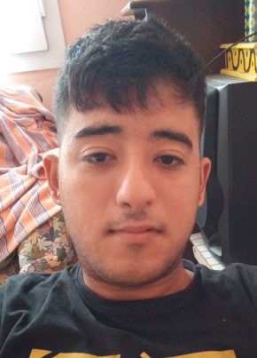 Berkay из Mersin 24 года