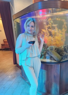 ИННА, 49, Россия, Москва