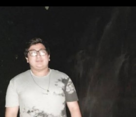 Diego , 23, Mercedes