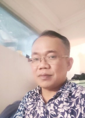 Ari, 47, Indonesia, Djakarta