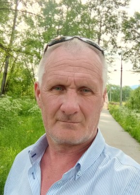 Максим из Иркутска 56 лет