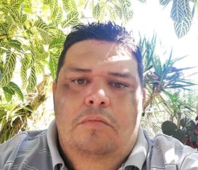 Erick Flores, 44, San Isidro