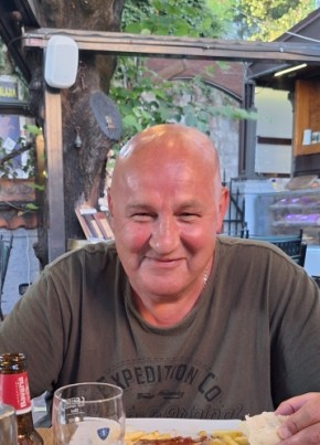 Михаил из Соснового Бора 59 лет