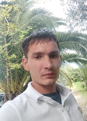 Денис из Адлера 29 лет