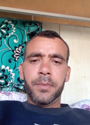 Nafari Hamza, 40, People’s Democratic Republic of Algeria, El Achir