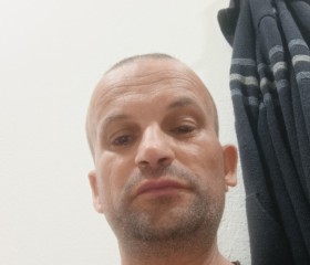 Muamer, 46, Sarajevo